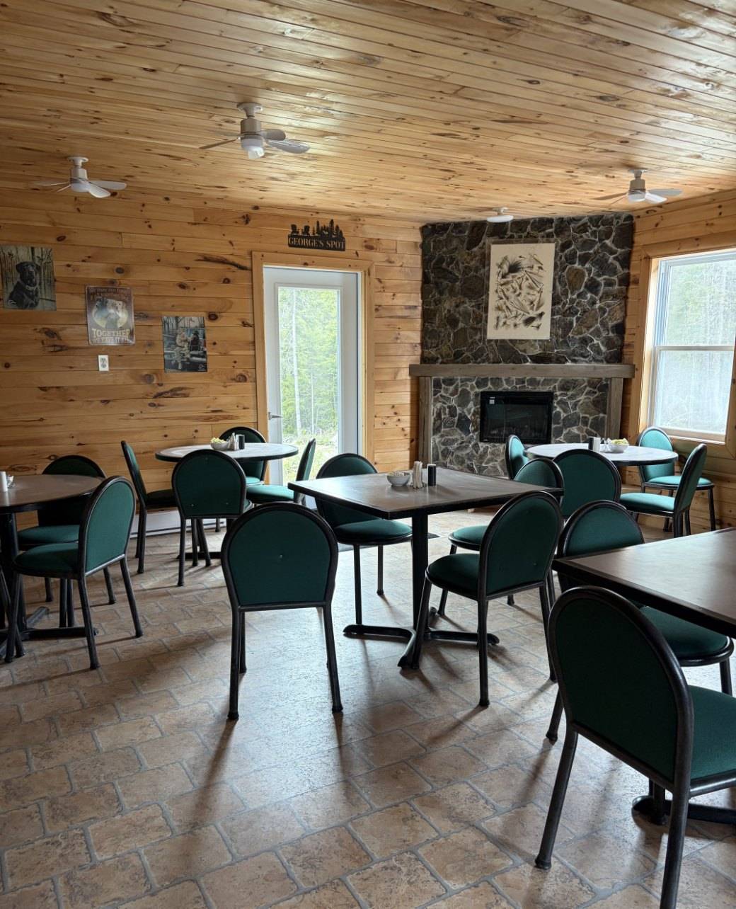 Back-Country-Cottages-Little-Cafe-In-The-Woods-NL-03
